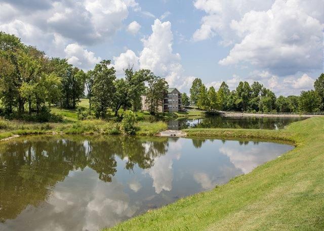 Hollowed Branch Hideaway Condo Branson Exterior photo